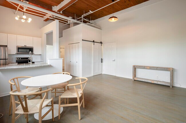 Building Photo - 149 Water St