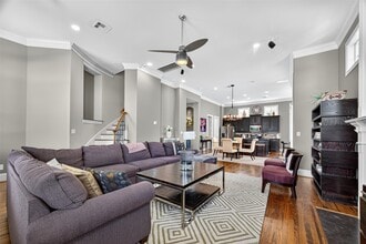 Building Photo - 9413 Fannin St