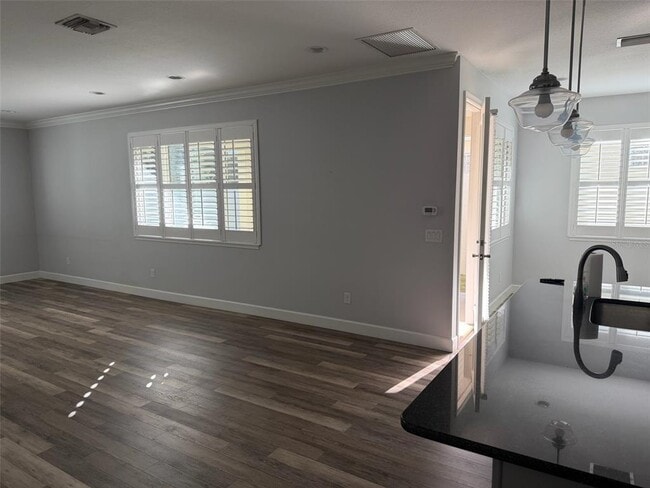 Building Photo - 2503 NE 33rd Ct