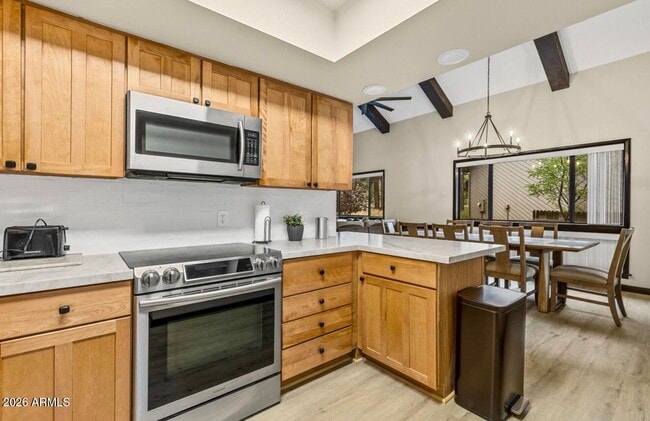 Building Photo - 2803 N Carefree Cir