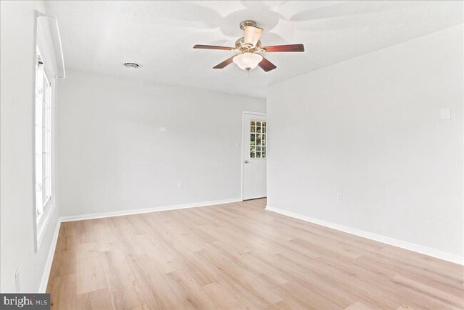 Building Photo - 102 Linwood Ct