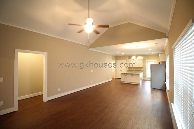 Building Photo - 5525 Park Side Rd