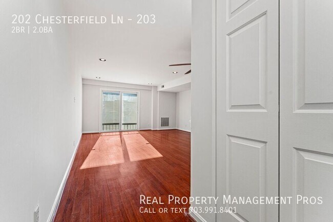 Building Photo - 202 Chesterfield Ln