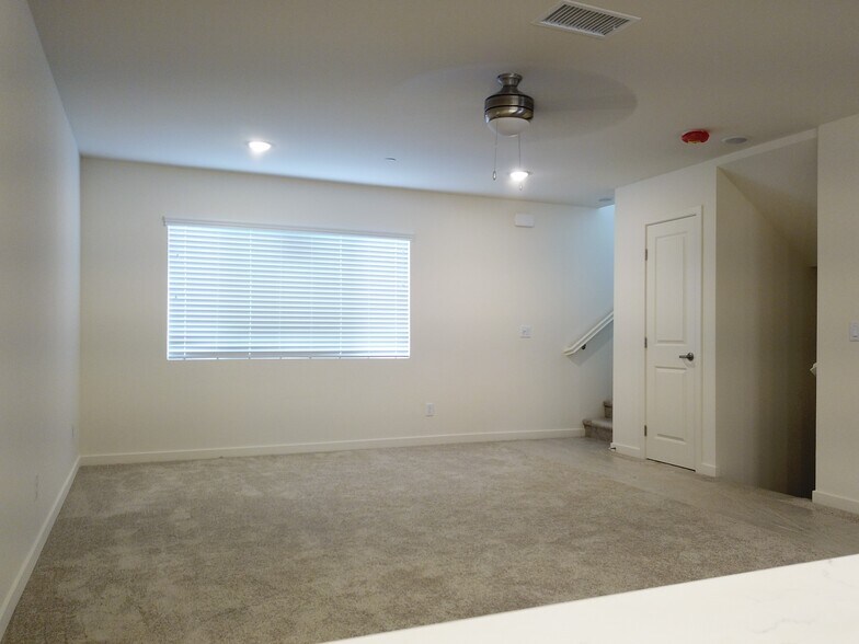 Building Photo - 9942 Buena Vista Ave