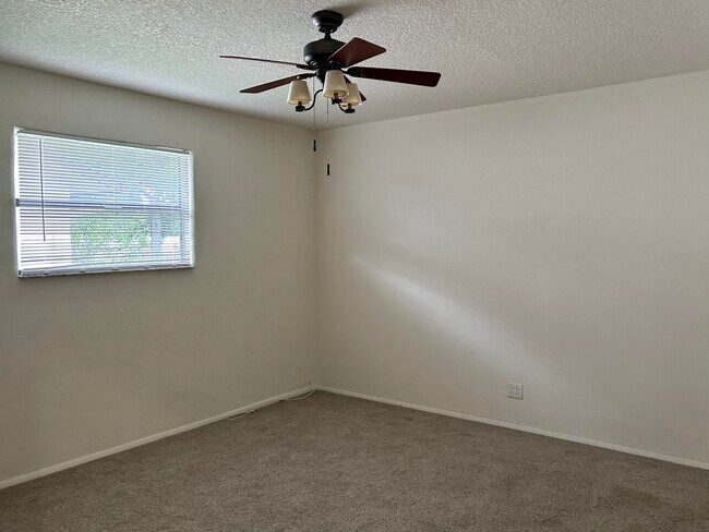 Building Photo - 6162 Amberwoods Dr