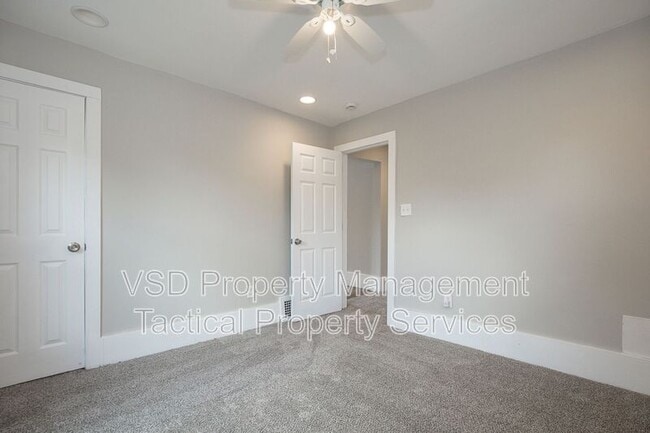 Building Photo - 3694 E 147th St