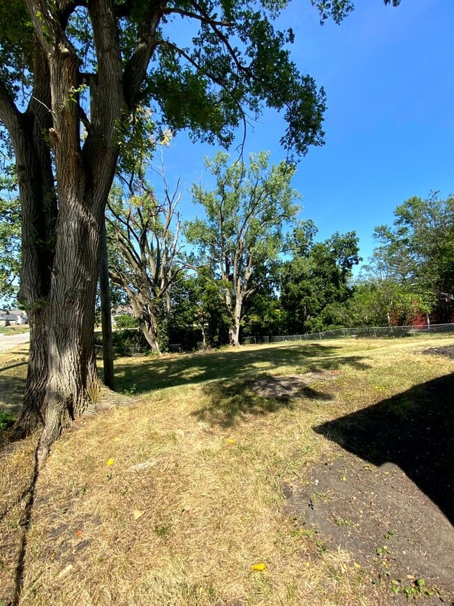Building Photo - Located in Norwalk IA Updated 4 Bedroom 1 ...
