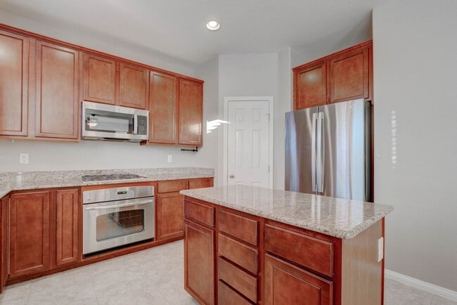 Building Photo - 10931 Sardinia Sands Dr