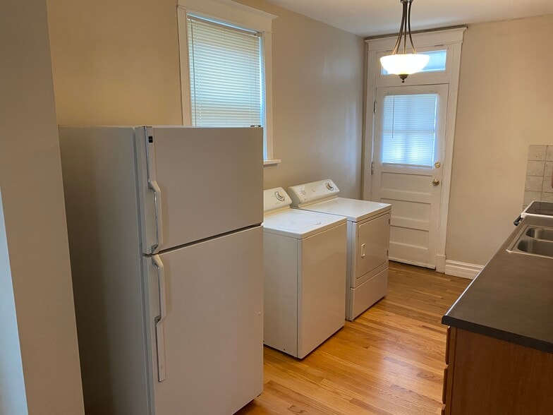 Kitchen including washer/dryer - 746 Kingsland Ave