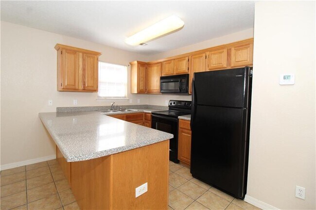 Building Photo - 2581 Bowman Dr