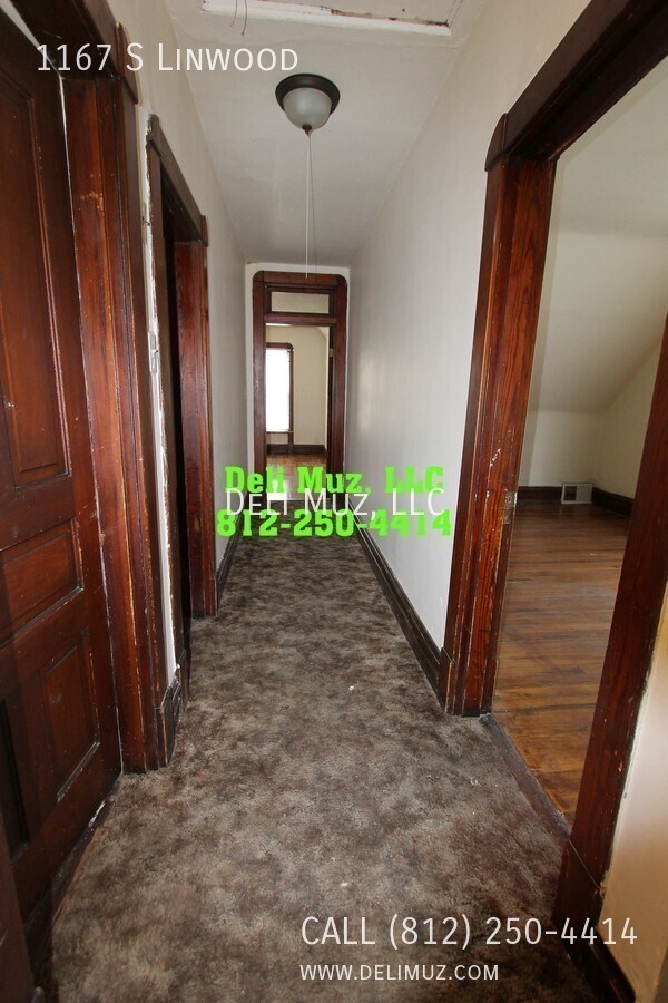 Building Photo - 1167 S Linwood Ave