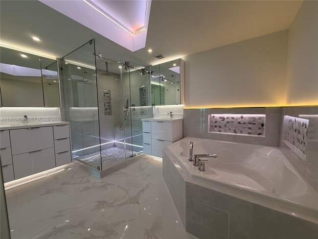 Building Photo - 2641 N Flamingo Rd