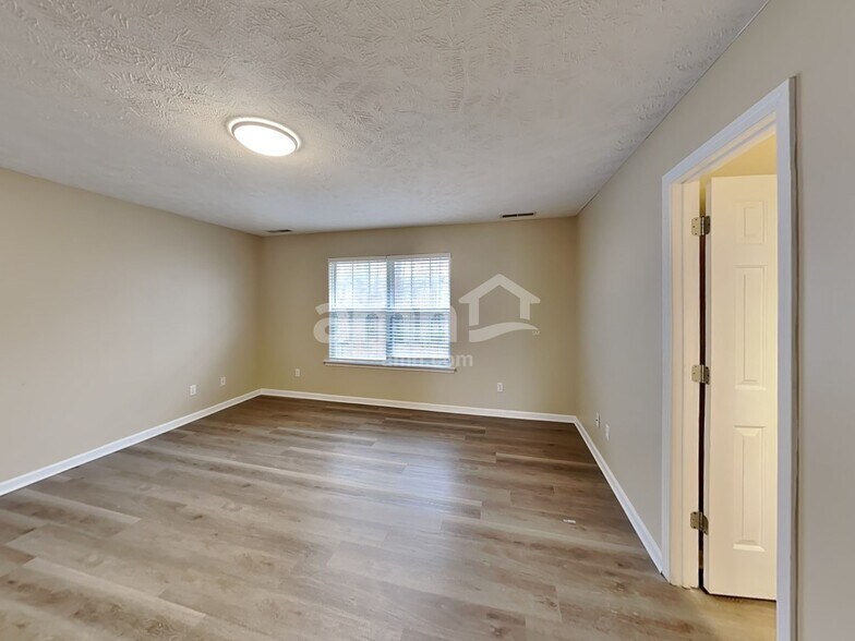 Building Photo - 114 Louise Dr