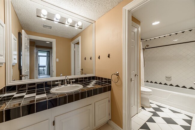 Building Photo - 14655 Champion Forest Dr Dr