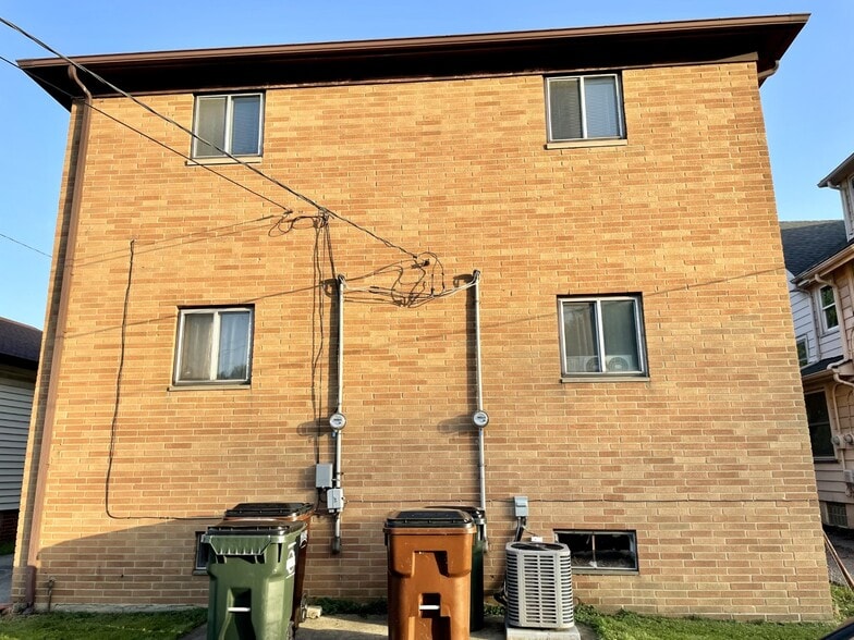Building Photo - 2130 Tuxedo Ave