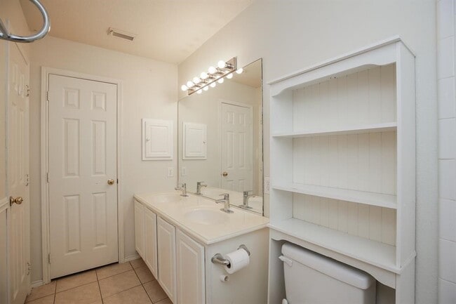 Building Photo - 20502 Pioneer Bend Ct