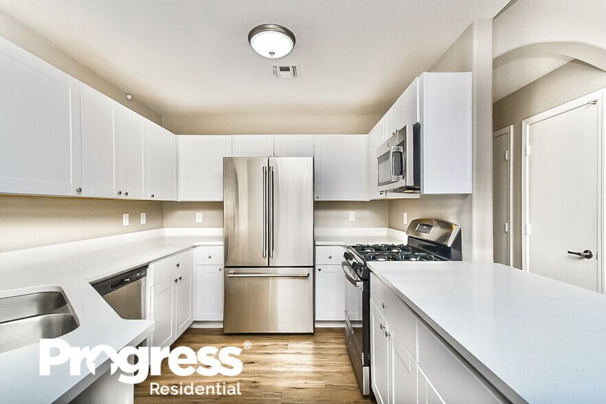 Building Photo - 5493 S Via Guayaquil