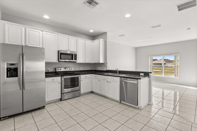 Building Photo - 1000 Vaquero Ln
