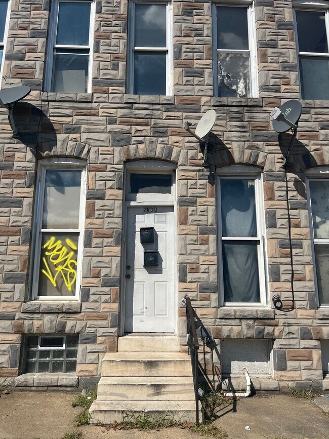 Primary Photo - 2030 Wilkens Ave