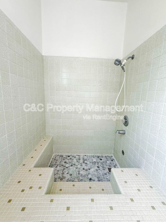 Building Photo - 9220 Canyon Oak Rd
