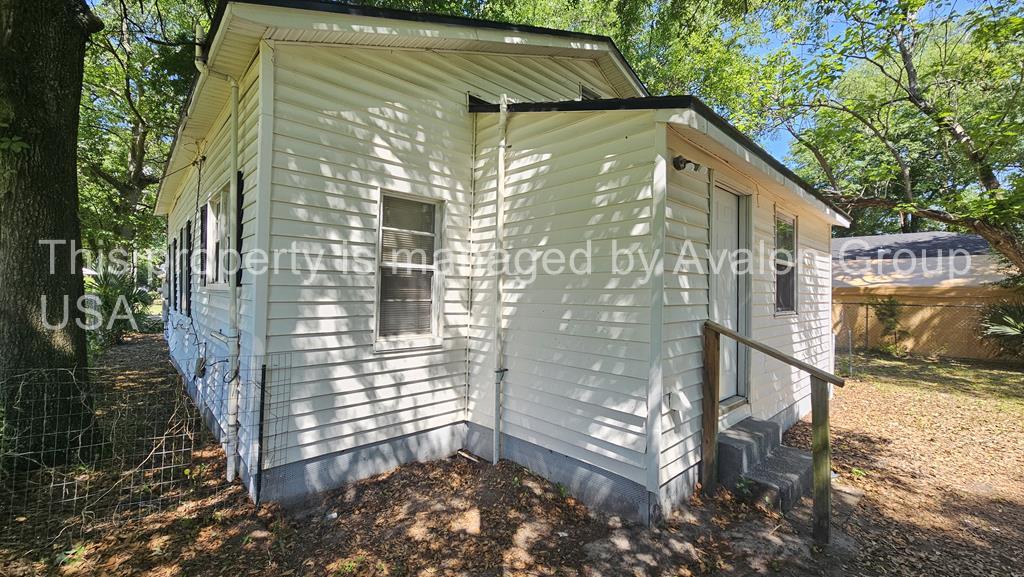 Building Photo - 1341 Franklin St
