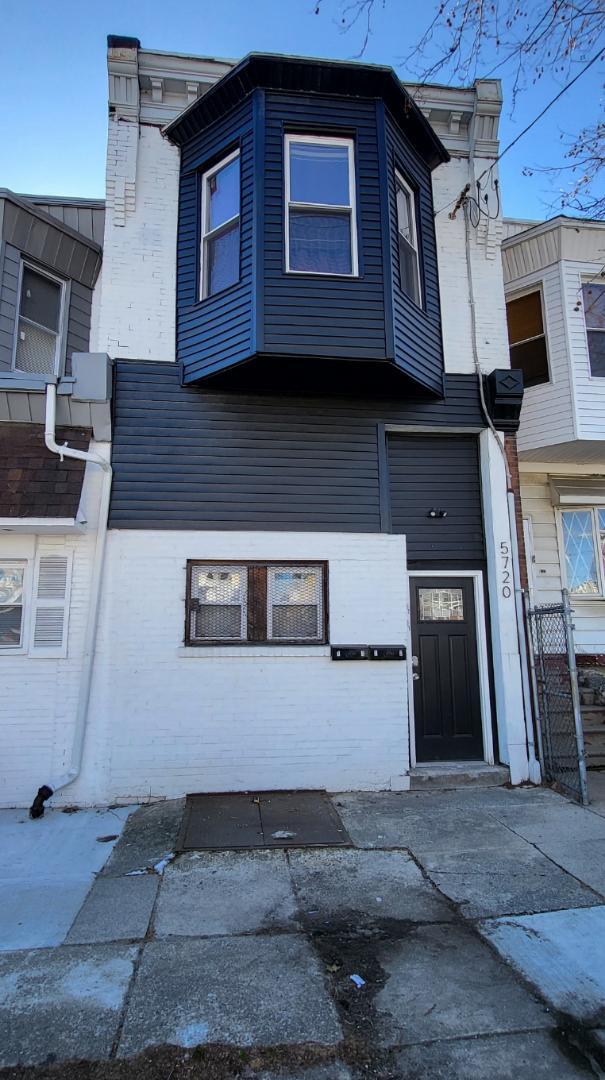 Building Photo - 5720 W Girard Ave
