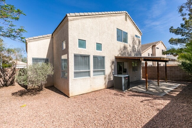 Building Photo - NORTH SHORES REFRESHED 2 STORY HOME WITH FIREPLACE AND LARGE BACKYARD