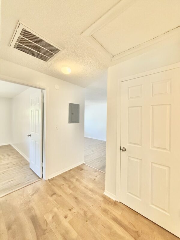 Building Photo - 6420 S Adelia Ave