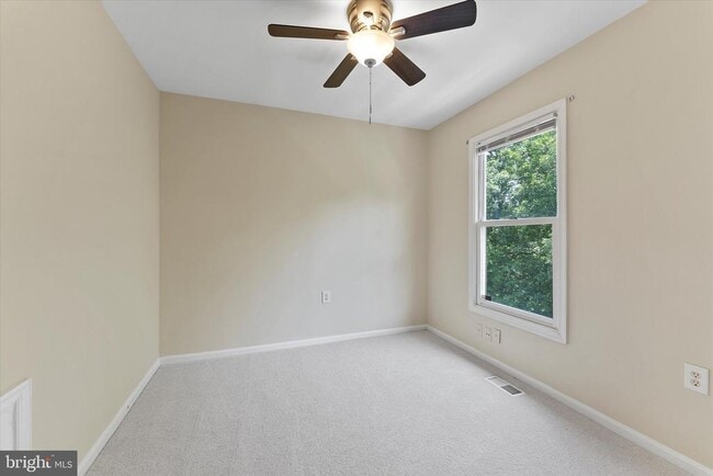 Building Photo - 7385 Emerald Dr