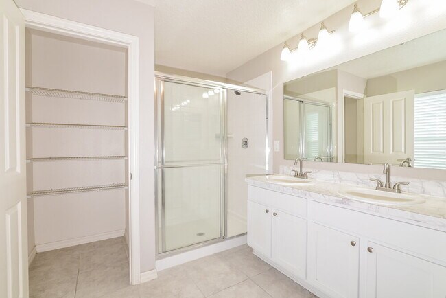 Building Photo - 2861 Mosshire Cir