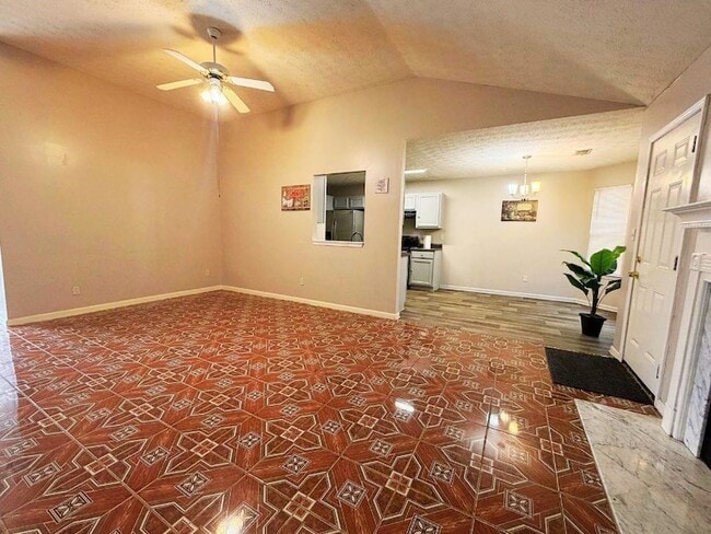 Building Photo - 5410 Twin Lakes Dr