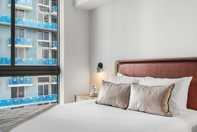 Building Photo - 11 NE 6th St