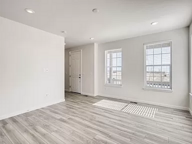 Building Photo - 17713 Olive St