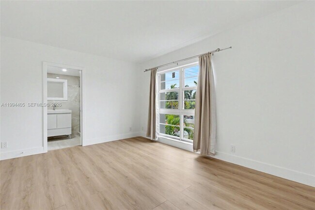 Building Photo - 1220 71st St