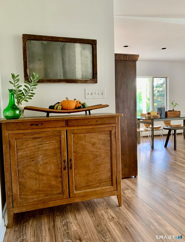 Building Photo - 525 Munger Ln