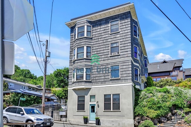Primary Photo - 1 BED & 1 BATH CONDO FOR RENT