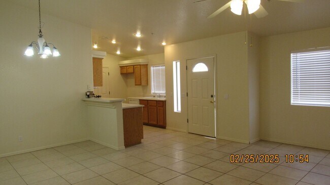 Building Photo - 2759 Palisades Dr