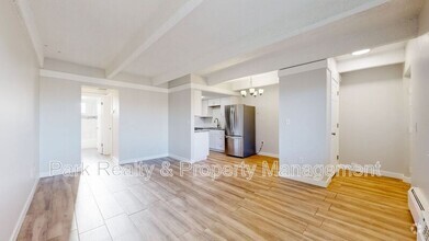 Building Photo - 800 W Belleview Ave