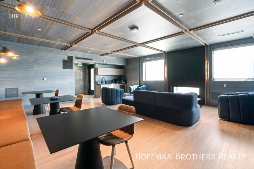 Building Photo - 3688 Overland Ave