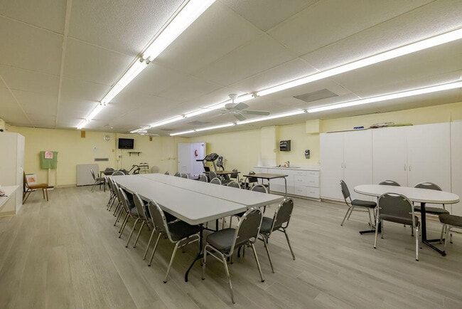 Building Photo - 18081 SE Country Club Dr