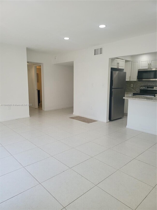 Building Photo - 17500 NW 68th Ave