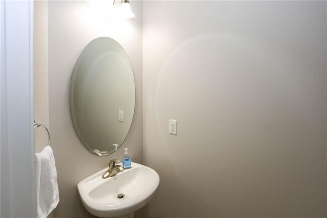 Building Photo - 7116 Blairs View Dr