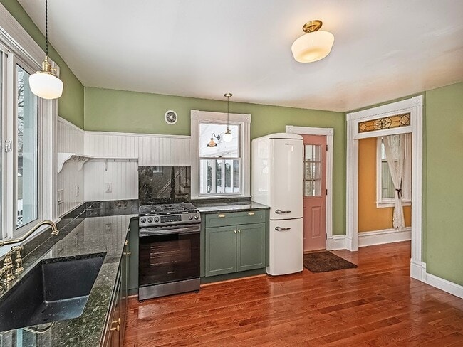 Building Photo - 130 Boroview Ave