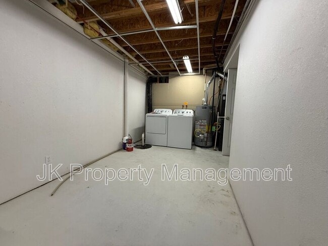 Building Photo - 1400 6th Ave S