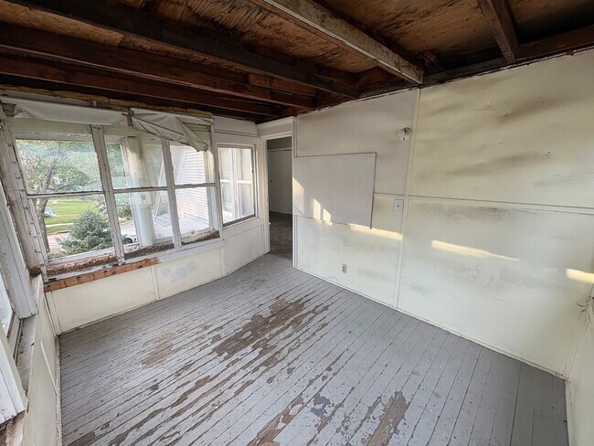 Building Photo - 2800 R St