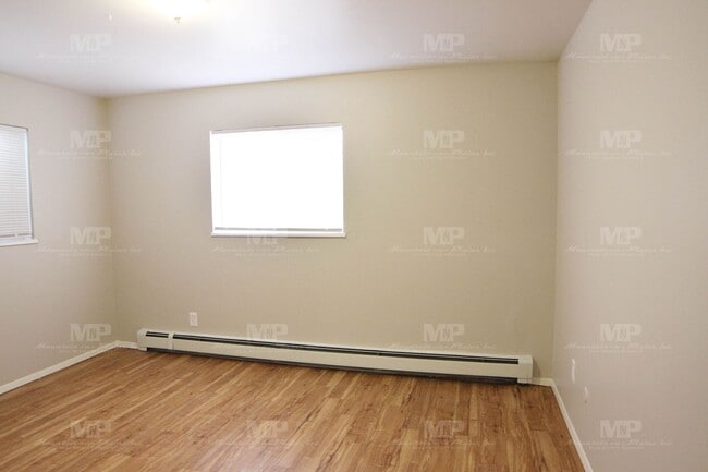 Building Photo - 2909 Sumac St