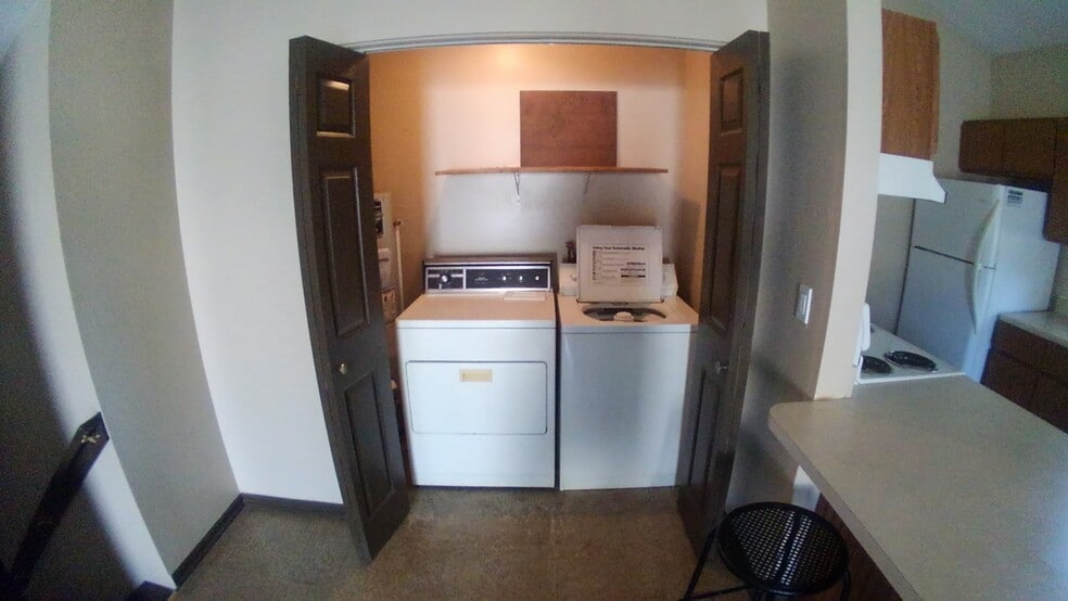 Laundry - 1302 Albert Ave