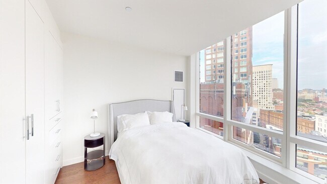 Building Photo - 430 Stuart St