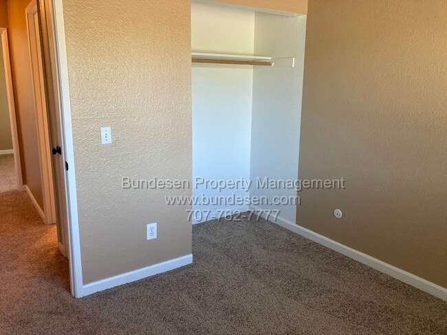Building Photo - 465 Enterprise Dr