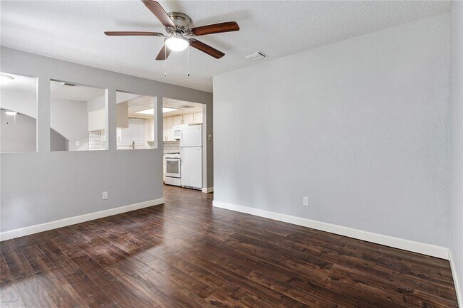 Building Photo - 4514 Oak Shadows Dr